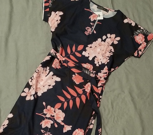 Floral Dress - Picture 6 of 6